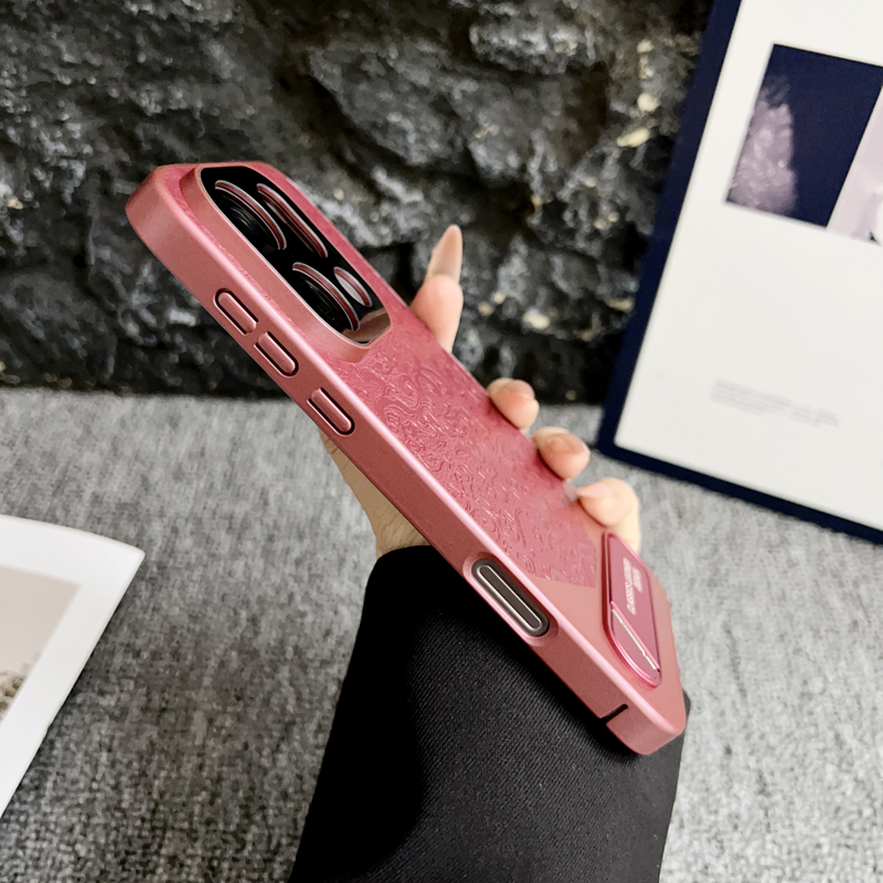 Cover in Pelle con Motivo Drag - Oppo Find X8 recensione e prezzo