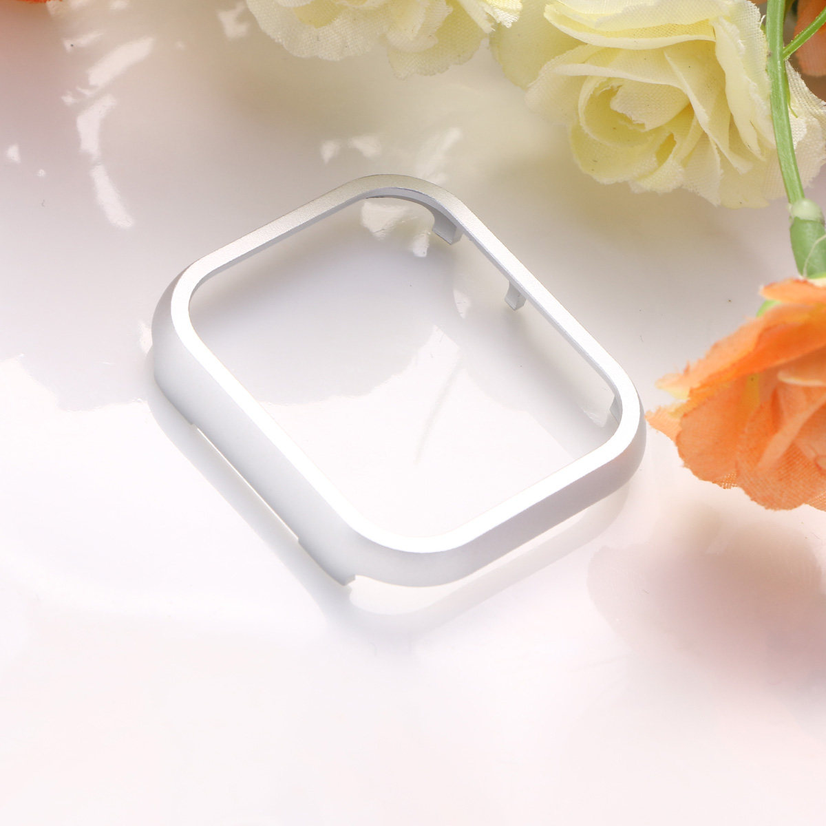 Cornice Protettiva in Lega di  - Watch Case Bumper recensione e prezzo